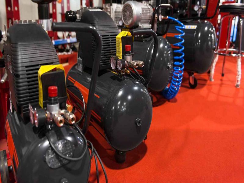 Different applications of single-phase and three-phase motors in air compressors
